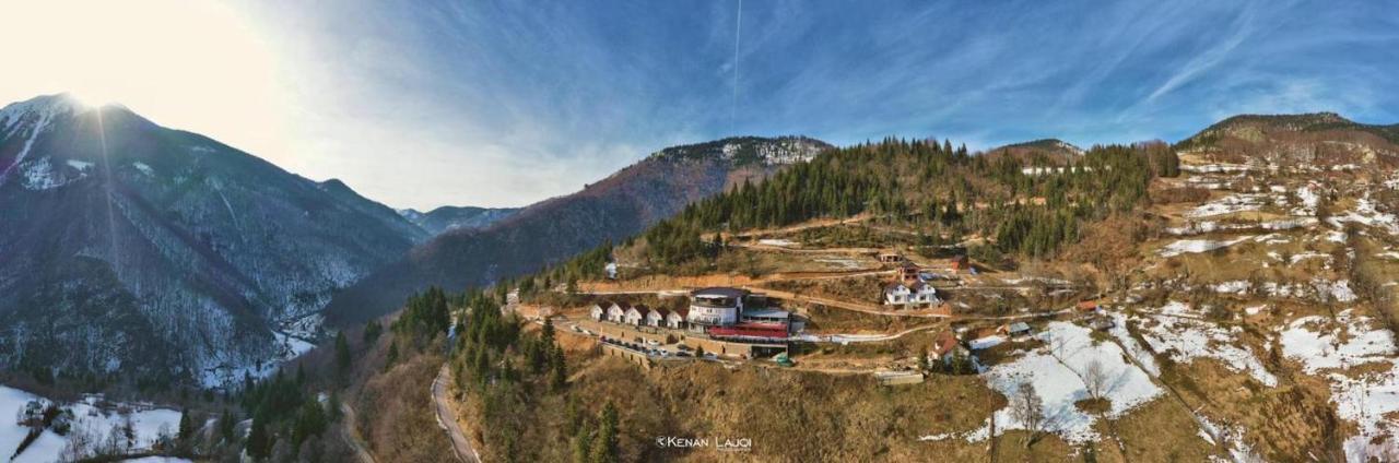 Hotel Panorama Rugove Печ Екстериор снимка