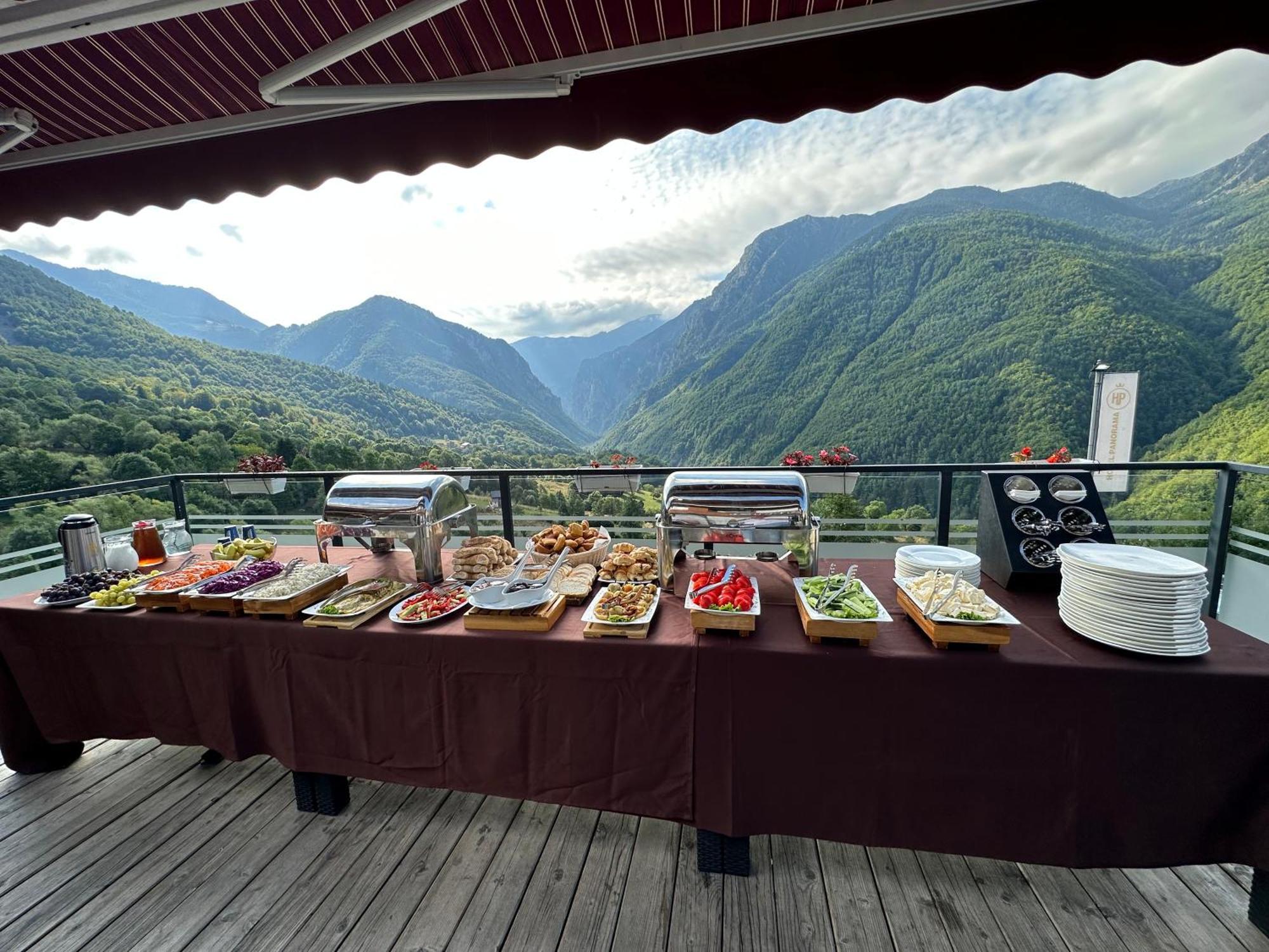 Hotel Panorama Rugove Печ Екстериор снимка