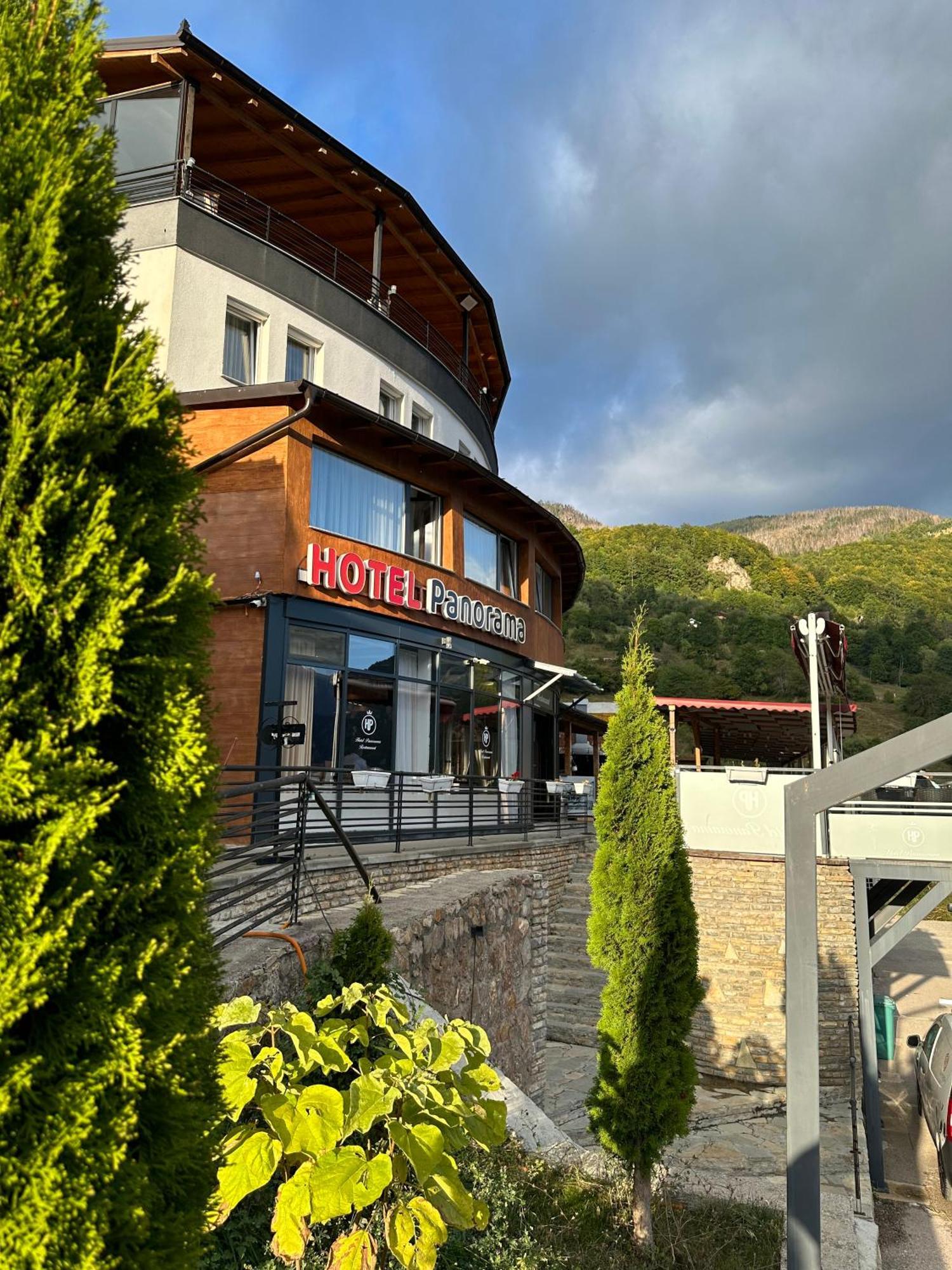 Hotel Panorama Rugove Печ Екстериор снимка